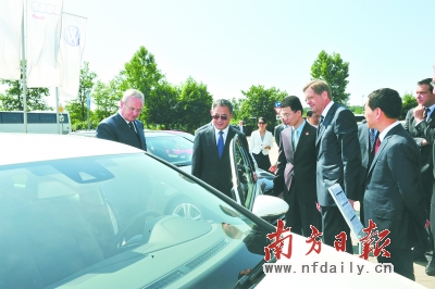 �ӏ�(qi��ng)�c�W�˵ȇ�(gu��)�Һ��� Ŭ����ߏV�|��(du��)���_(k��i)��ˮƽ